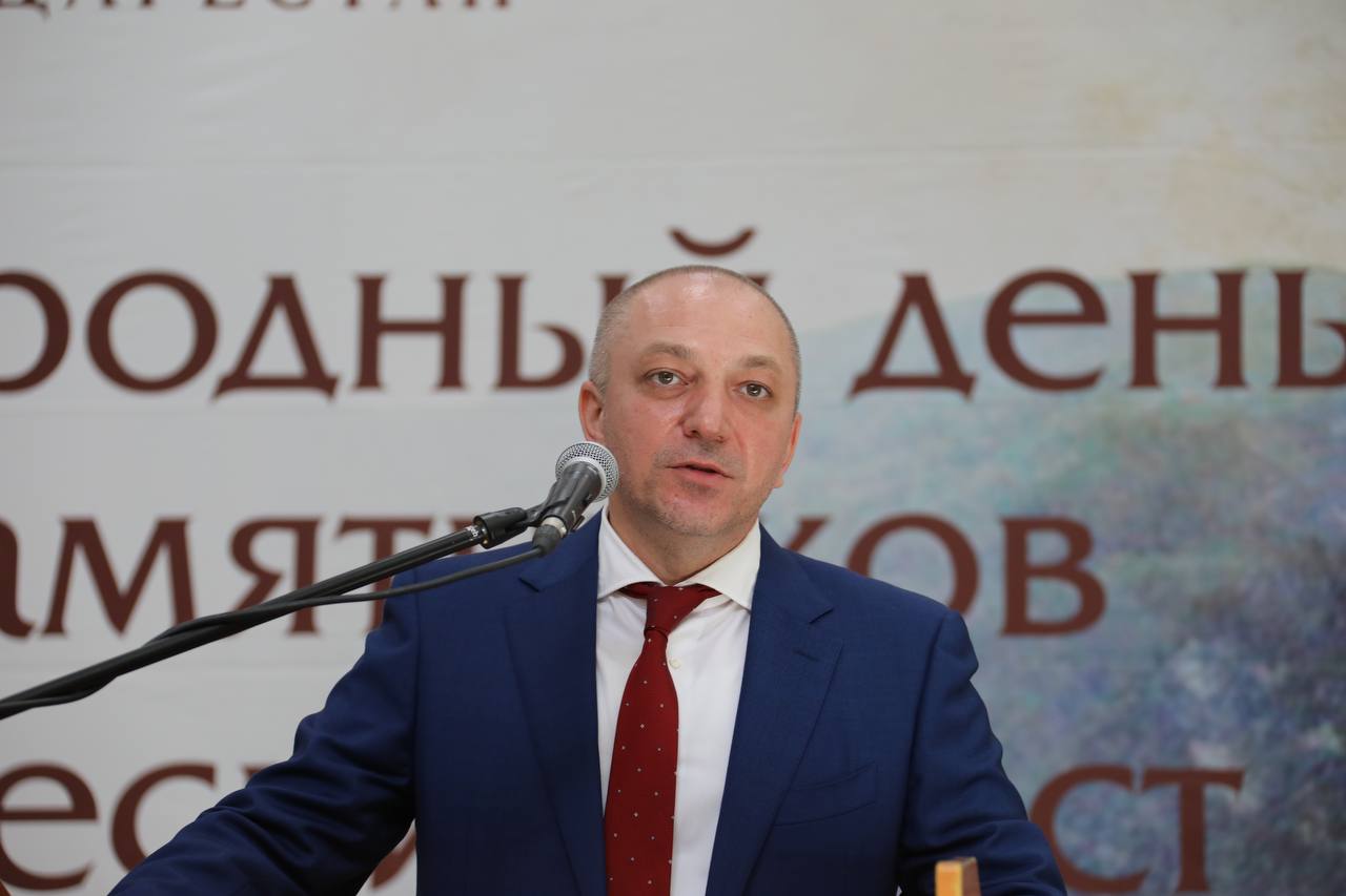 В Дагестане провели аукцион рисунков детей, прибывших из Белгородской области