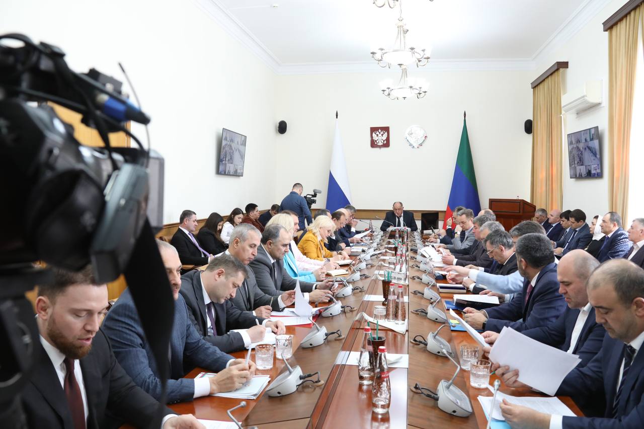Абдулмуслим Абдулмуслимов провёл еженедельное заседание Оперативного штаба