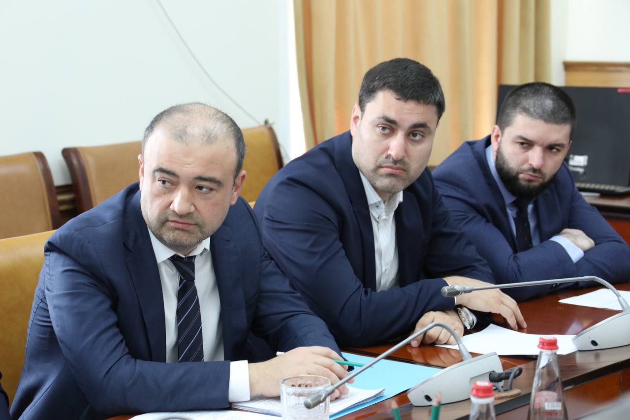 Абдулмуслим Абдулмуслимов провёл еженедельное заседание Оперативного штаба