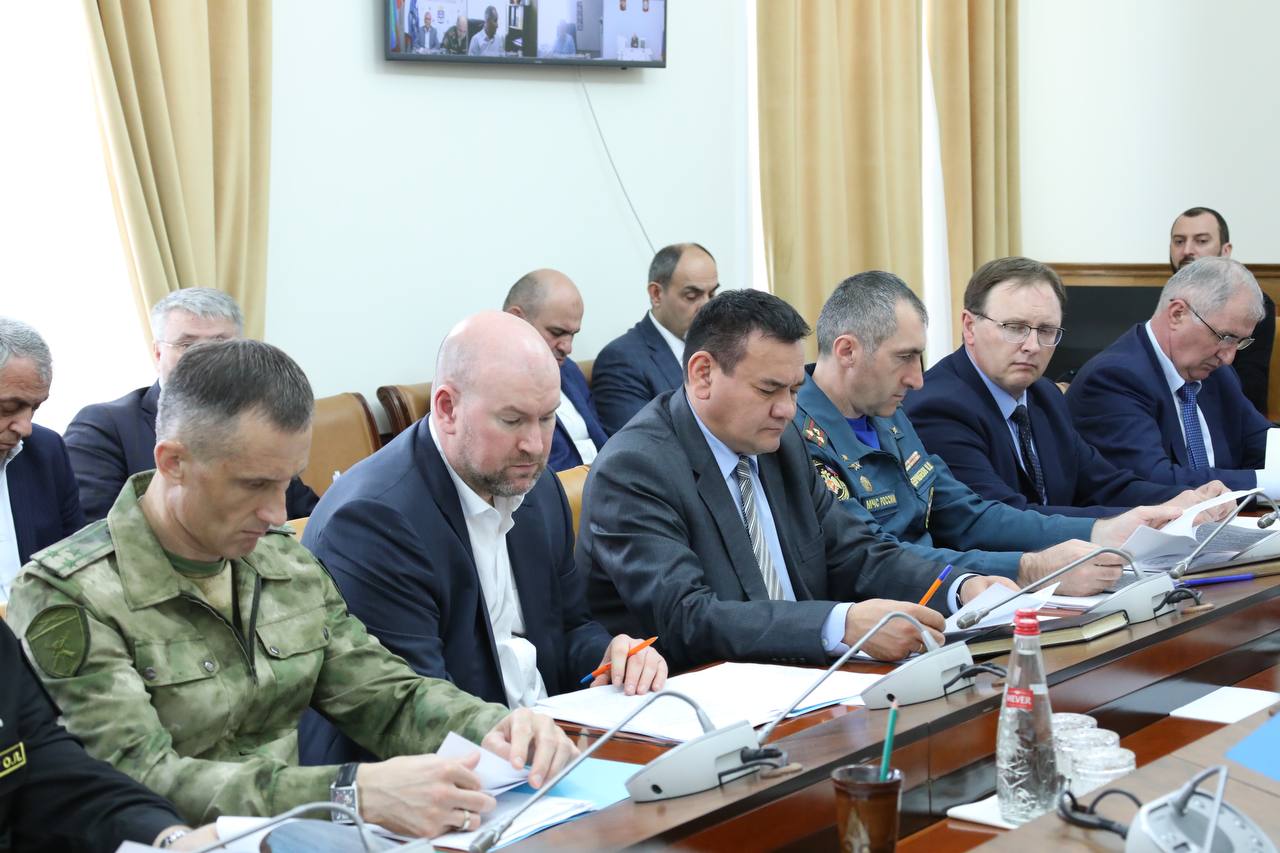 Абдулмуслим Абдулмуслимов провел расширенное заседание Республиканской призывной комиссии