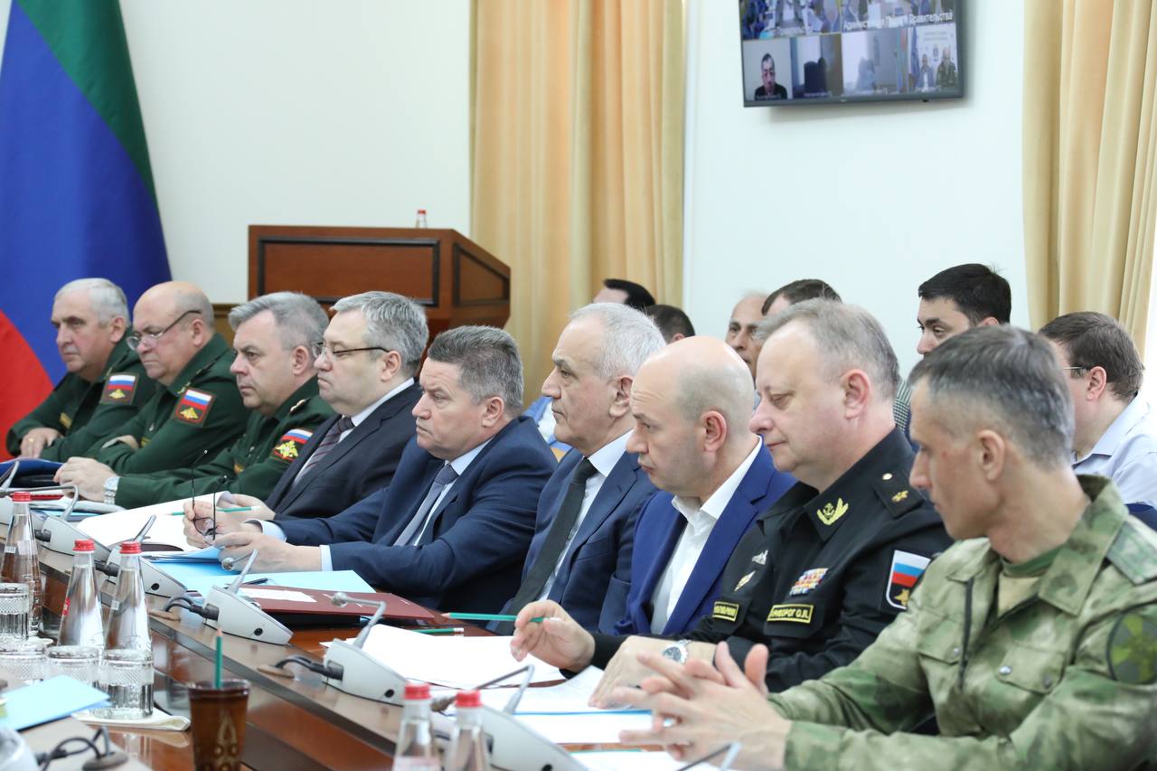 Абдулмуслим Абдулмуслимов провел расширенное заседание Республиканской призывной комиссии