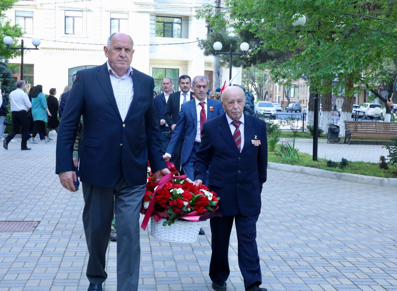 Абдулмуслим Абдулмуслимов дал старт патриотическому автопробегу «Малая Родина наших героев»