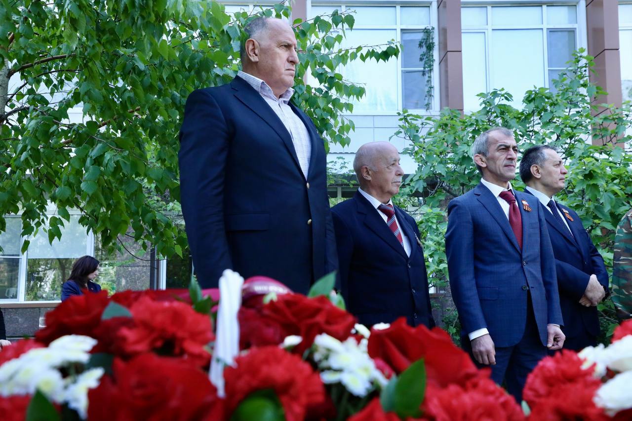 Абдулмуслим Абдулмуслимов дал старт патриотическому автопробегу «Малая Родина наших героев»