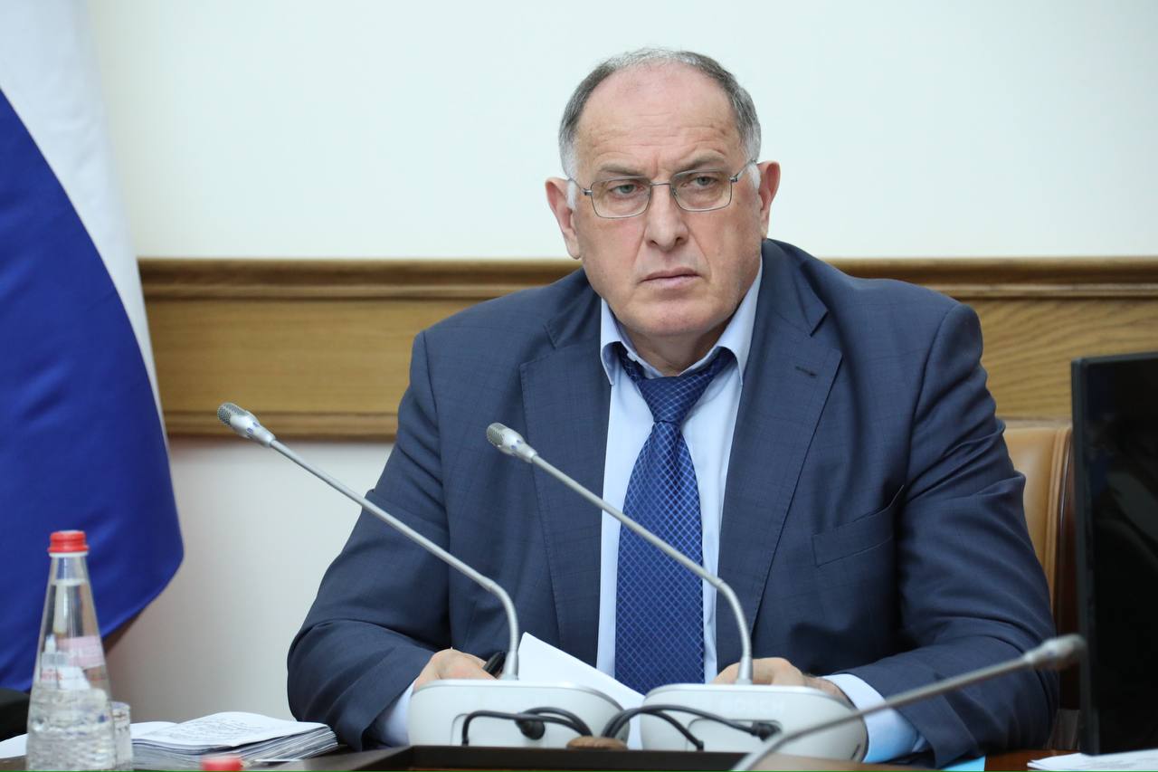 Абдулмуслим Абдулмуслимов провел совещание по вопросу организации обращения с ТКО