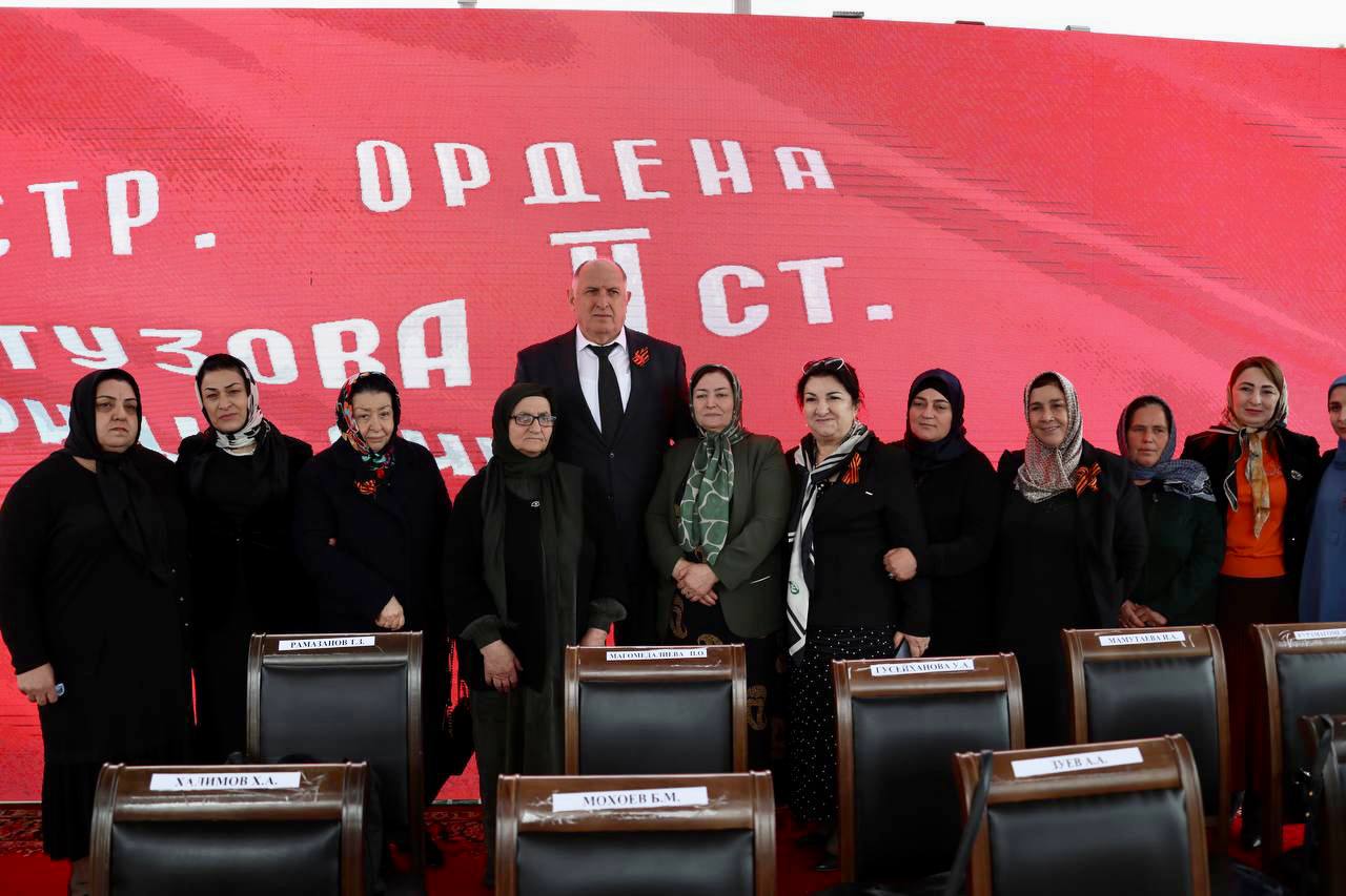 Абдулмуслим Абдулмуслимов дал старт республиканской акции «Знамя Победы»