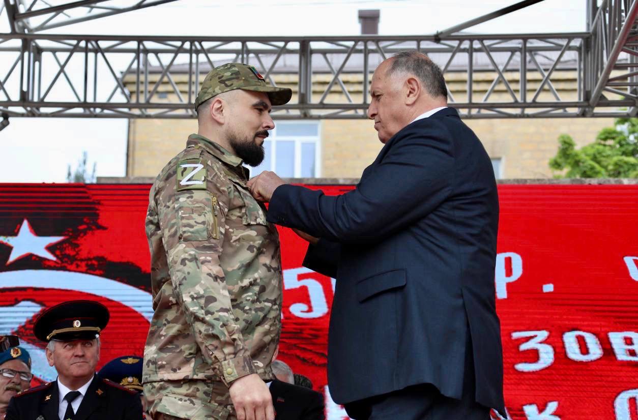 Абдулмуслим Абдулмуслимов дал старт республиканской акции «Знамя Победы»