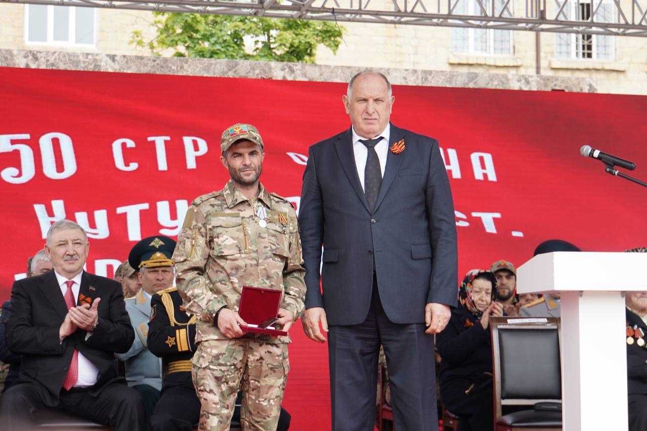 Абдулмуслим Абдулмуслимов дал старт республиканской акции «Знамя Победы»