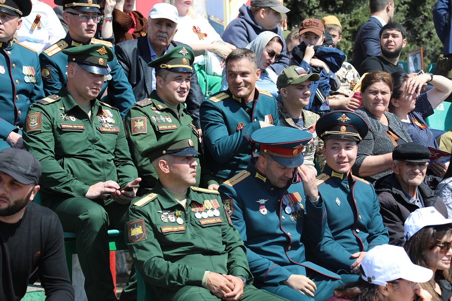 Военный Парад по случаю 79-й годовщины Победы в Великой Отечественной войне прошел в Каспийске