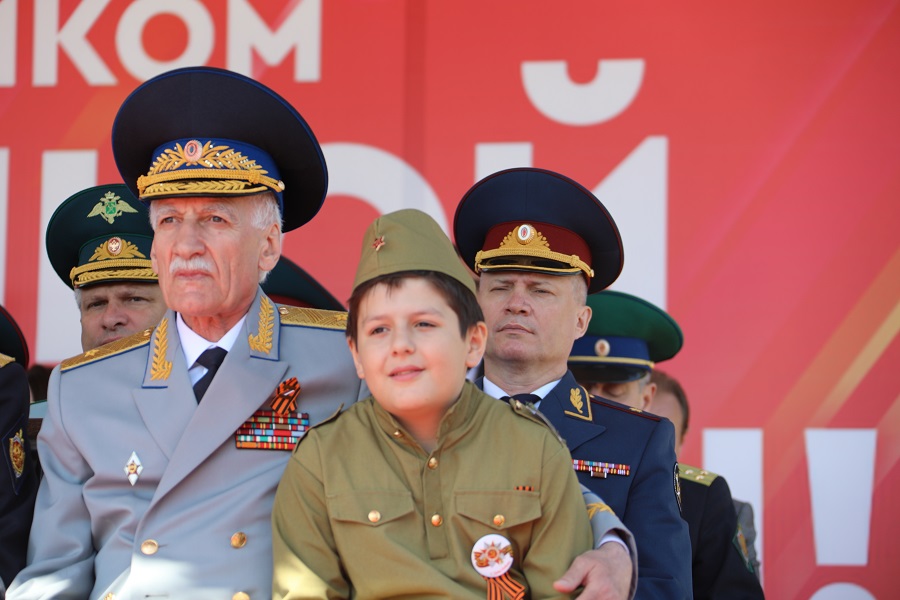 Военный Парад по случаю 79-й годовщины Победы в Великой Отечественной войне прошел в Каспийске