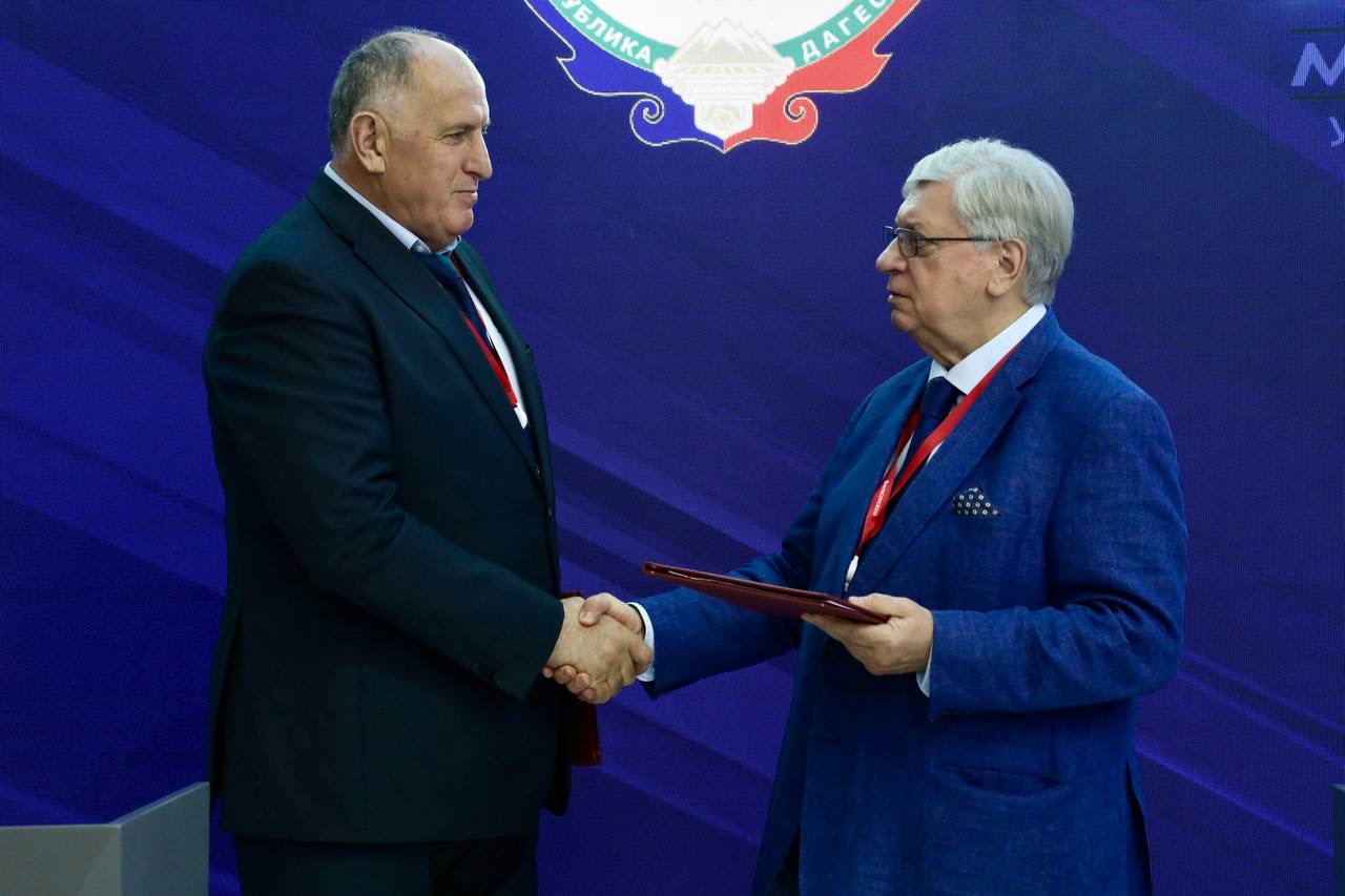 Правительство Дагестана на полях ПМЭФ подписало соглашение с МГИМО