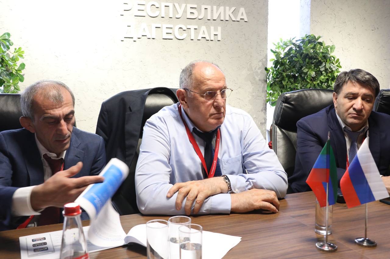 Абдулмуслим Абдулмуслимов обсудил с руководством ВКонтакте внедрение новых сервисов в Дагестане