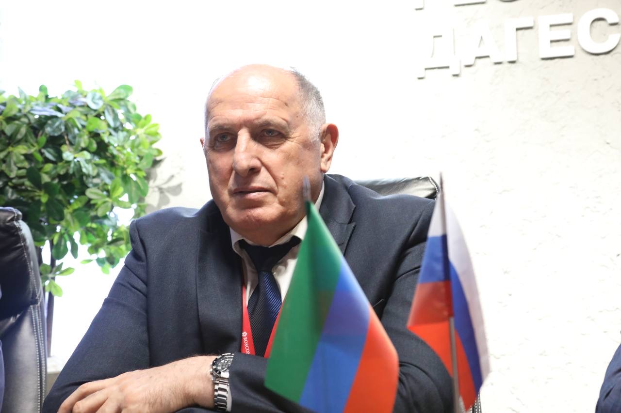 Абдулмуслим Абдулмуслимов встретился с губернатором Херсонской области Владимиром Сальдо