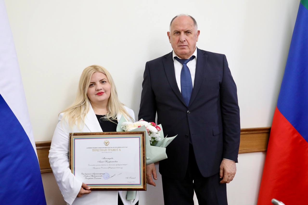 Абдулмуслим Абдулмуслимов в канун Дня России вручил госнаграды выдающимся дагестанцам
