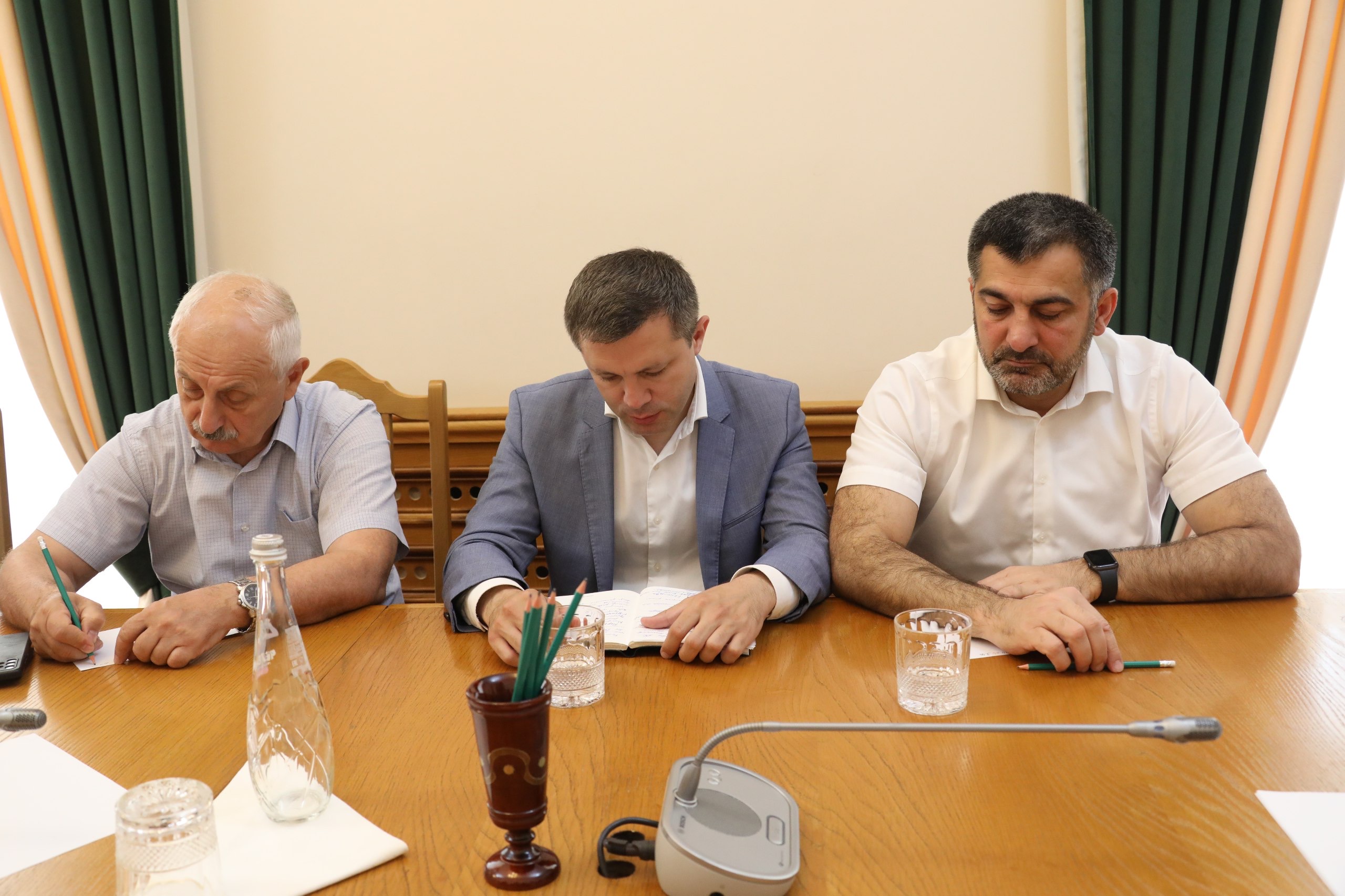 Дагестанцев предупреждают о повышенной активности клещей