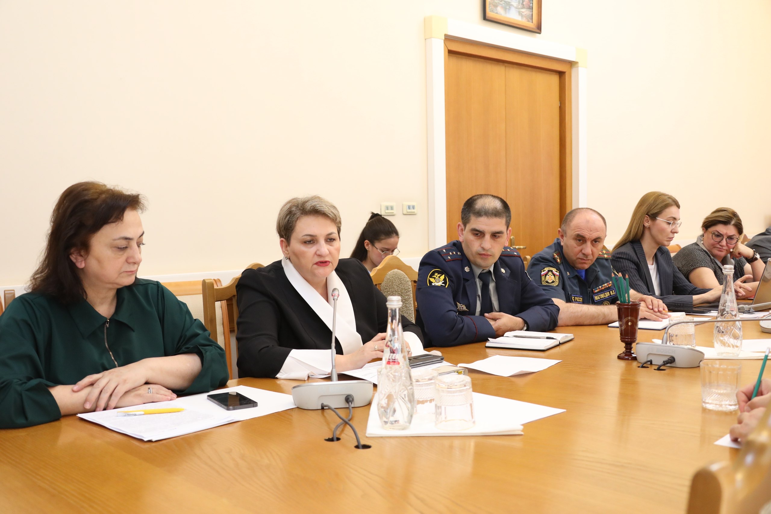 Дагестанцев предупреждают о повышенной активности клещей