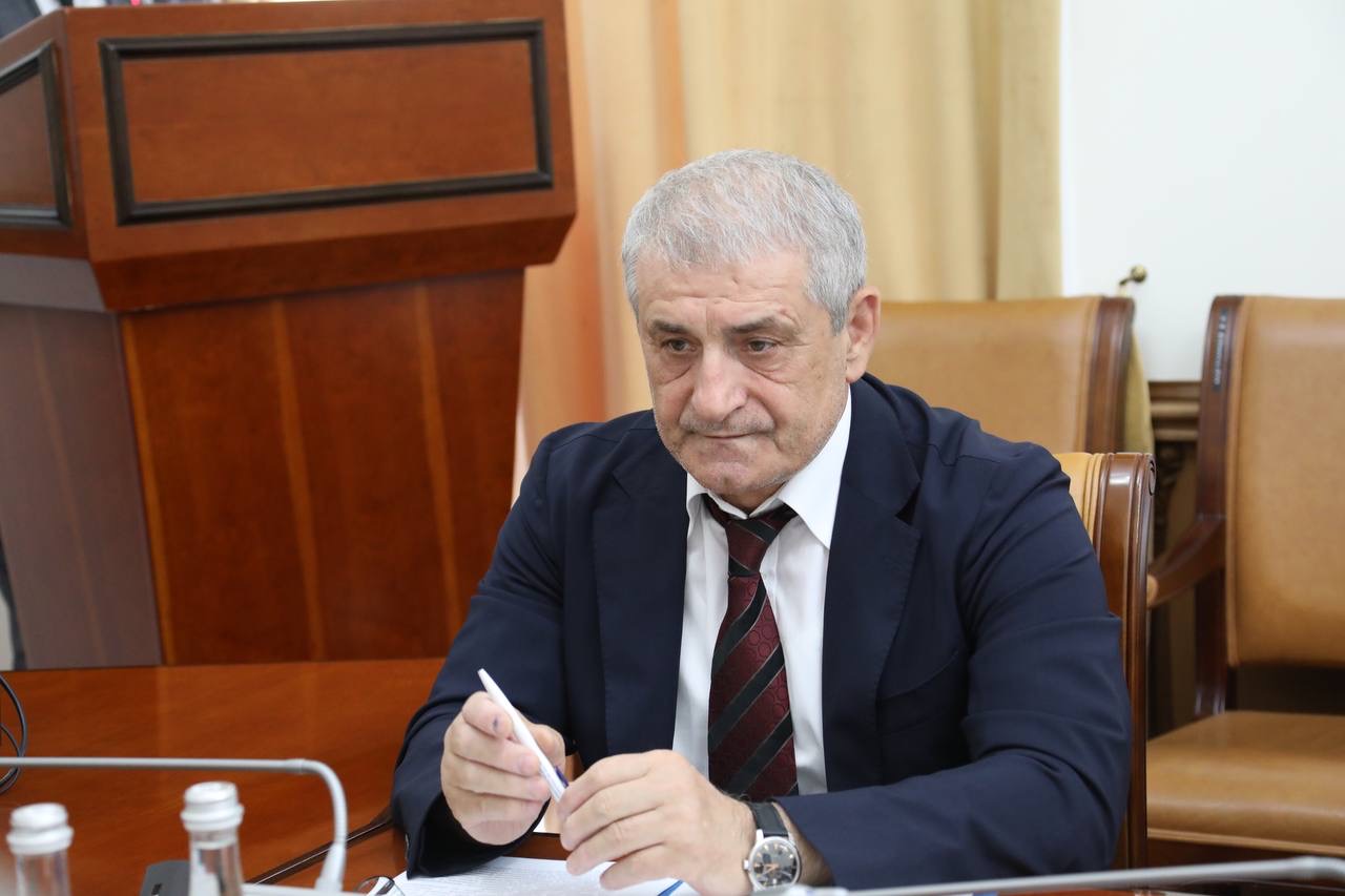 Абдулмуслим Абдулмуслимов провёл заседание правкомиссии по защите информации