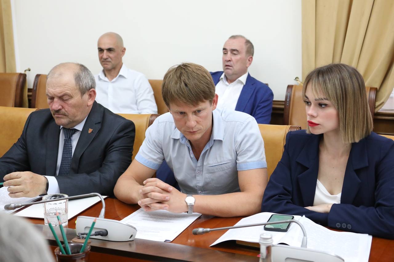 Абдулмуслим Абдулмуслимов провёл заседание правкомиссии по защите информации