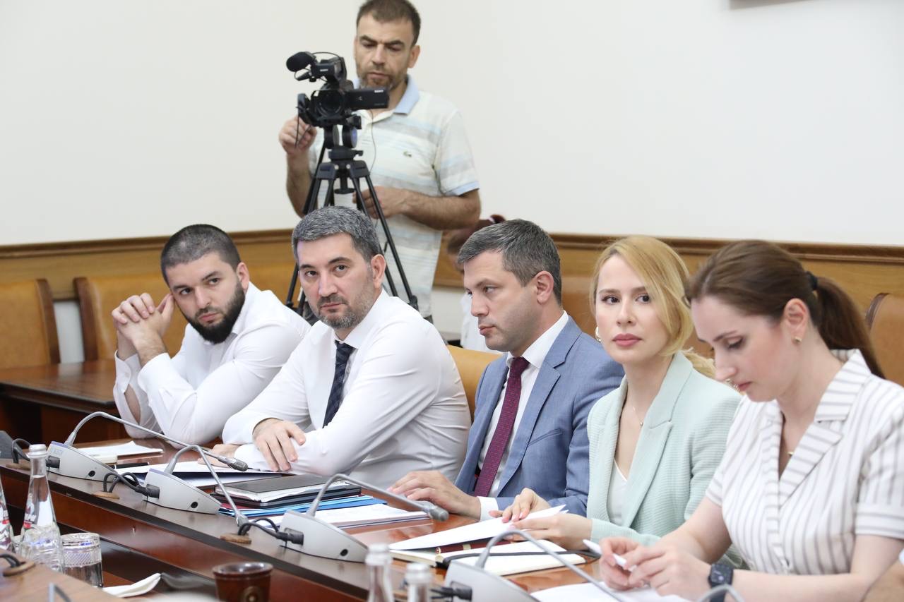 Абдулмуслим Абдулмуслимов провёл заседание правкомиссии по защите информации