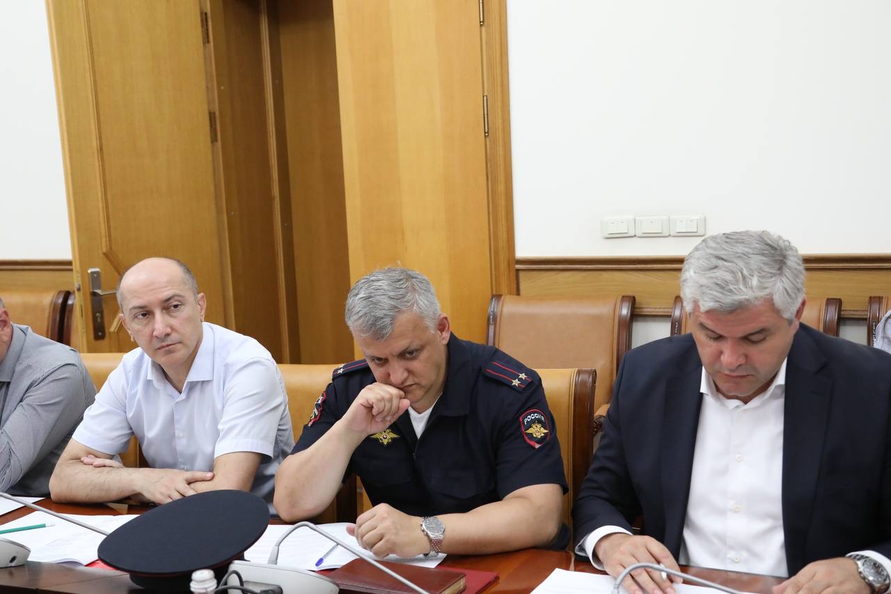 Абдулмуслим Абдулмуслимов провёл заседание правкомиссии по защите информации
