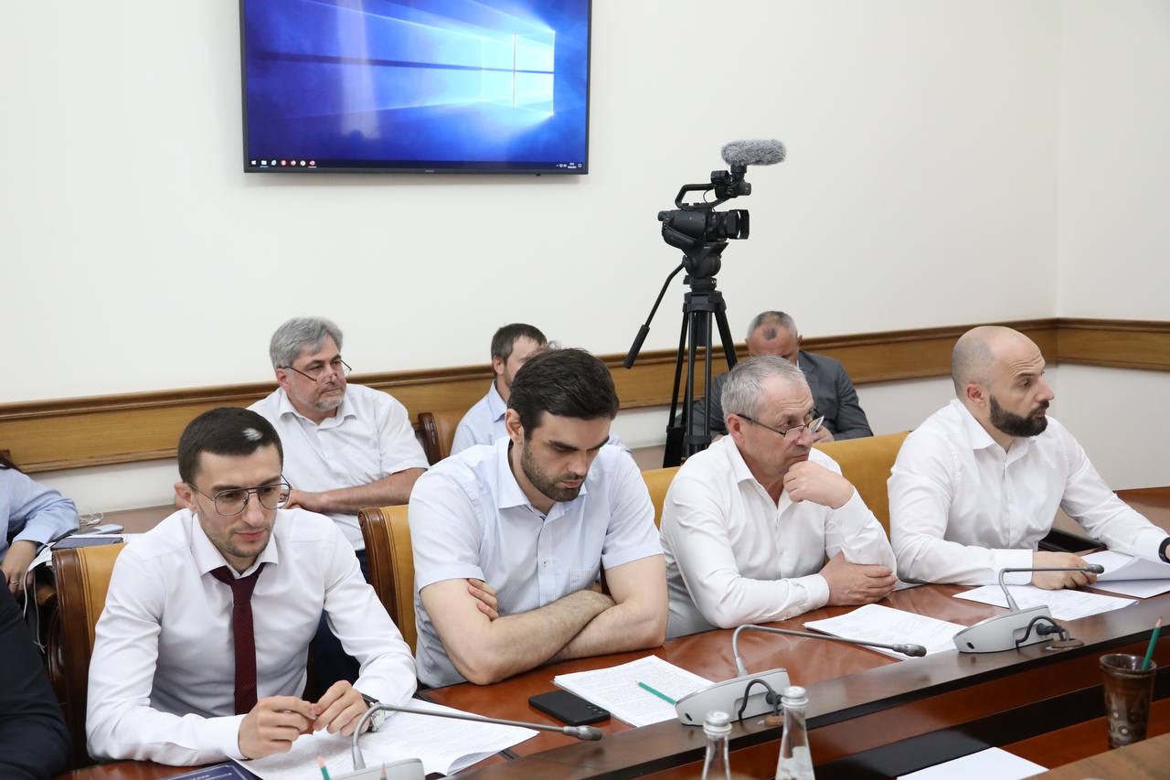 Абдулмуслим Абдулмуслимов провёл заседание правкомиссии по защите информации