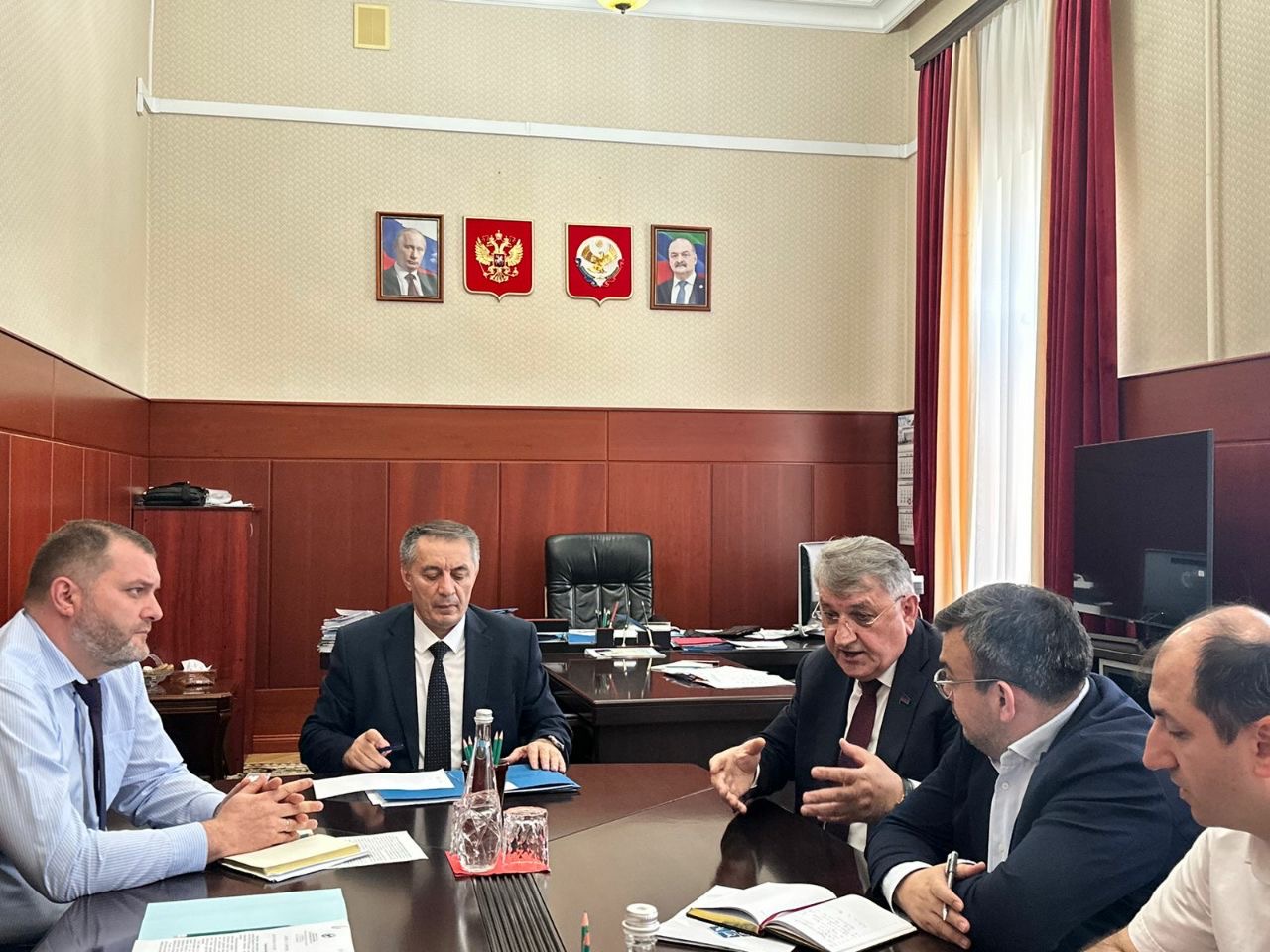 В Правительстве Дагестана прошло совещание по вопросам медобеспечения участников СВО