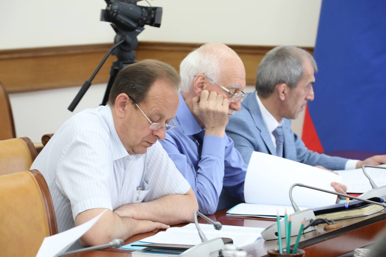 Не менее 5 млрд рублей не поступает в бюджет Дагестана по НДФЛ из-за нелегальной занятости