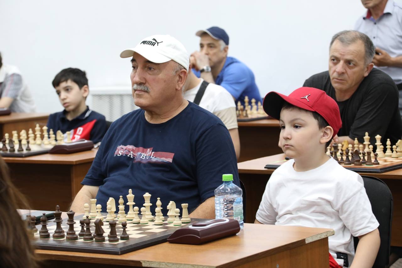 Абдулмуслим Абдулмуслимов дал старт Чемпионату Дагестана по шахматам на призы Муху Алиева