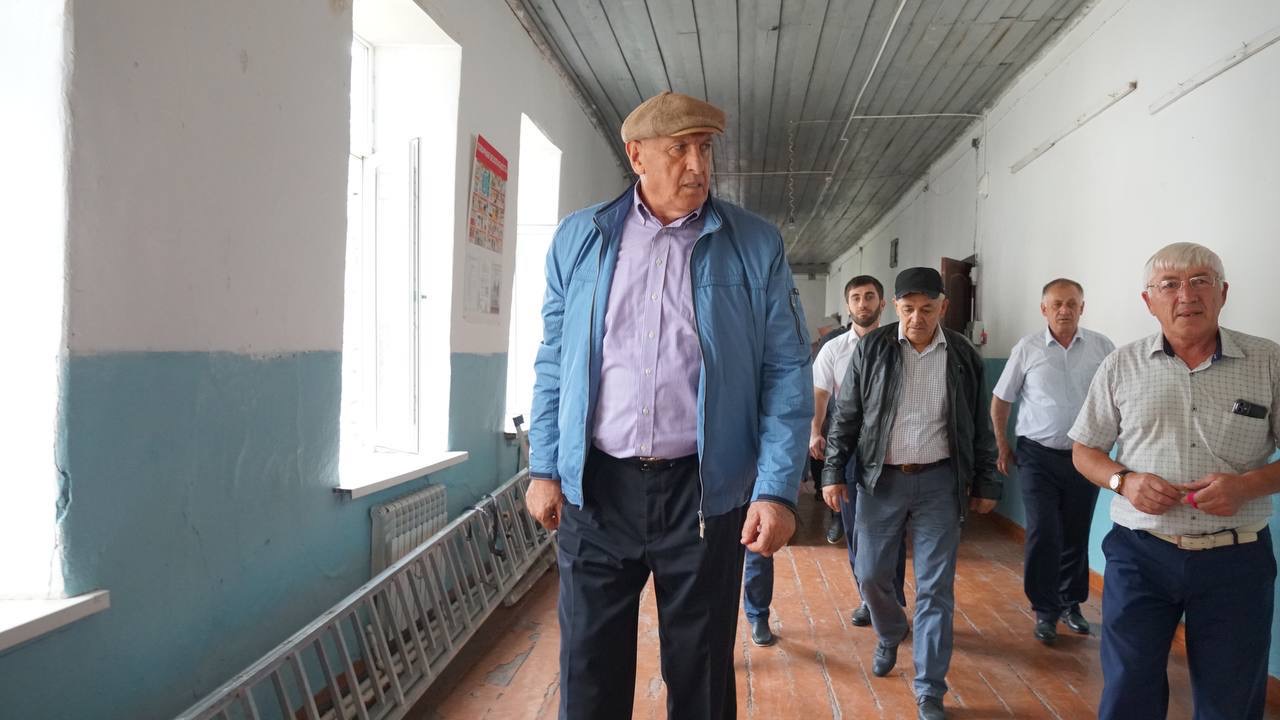 Власти Дагестана обратились в федеральный центр за допфинансированием строительства школы в селе Шиназ