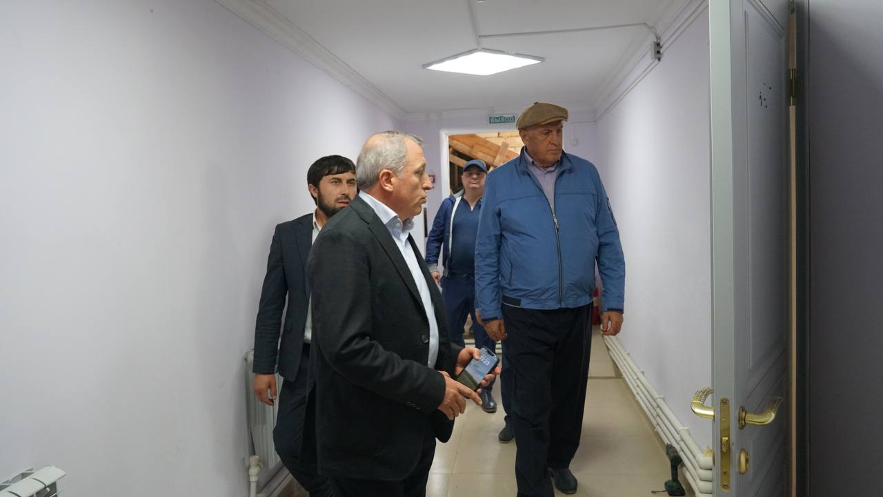 Абдулмуслим Абдулмуслимов проверил ход капремонта в Миссинской школе Агульского района