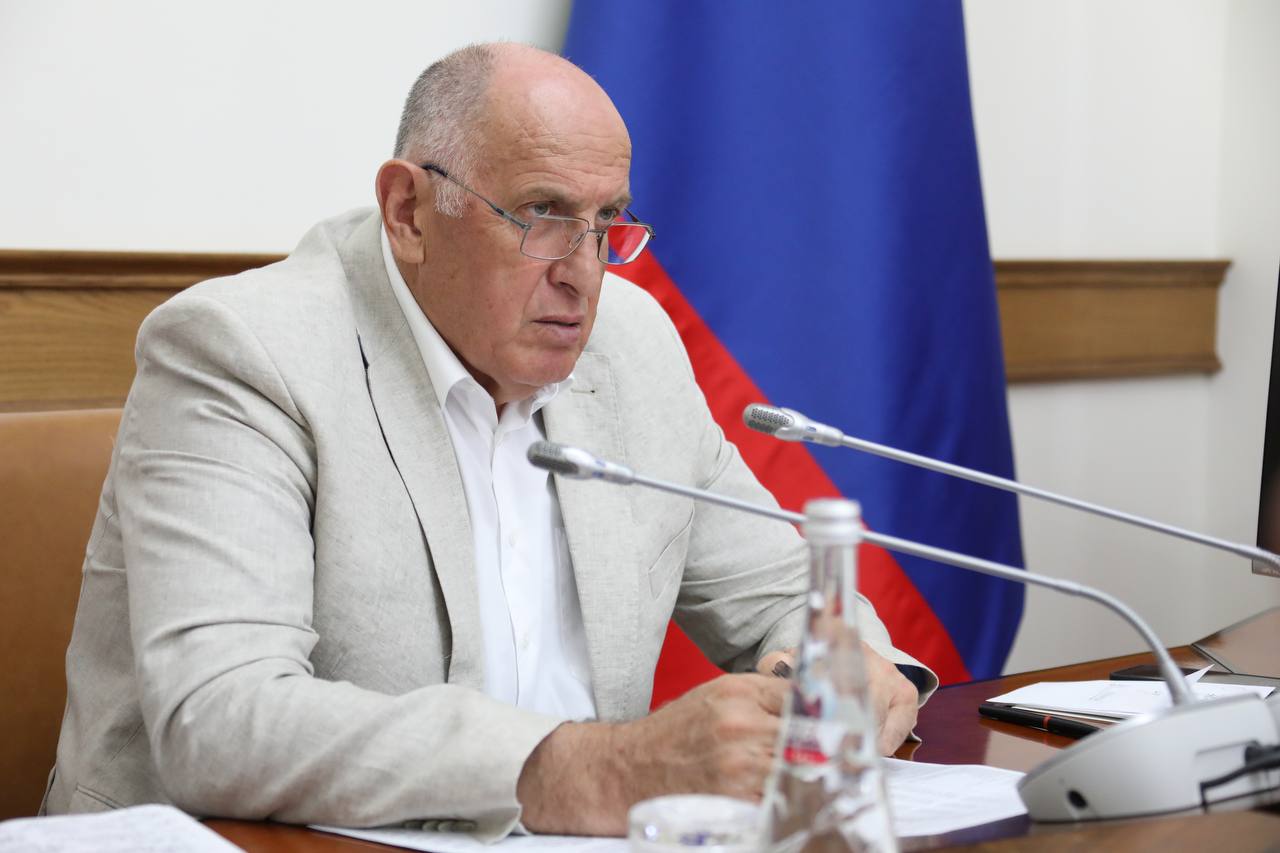 Ход исполнения республиканского бюджета обсудили под руководством Абдулмуслима Абдулмуслимова