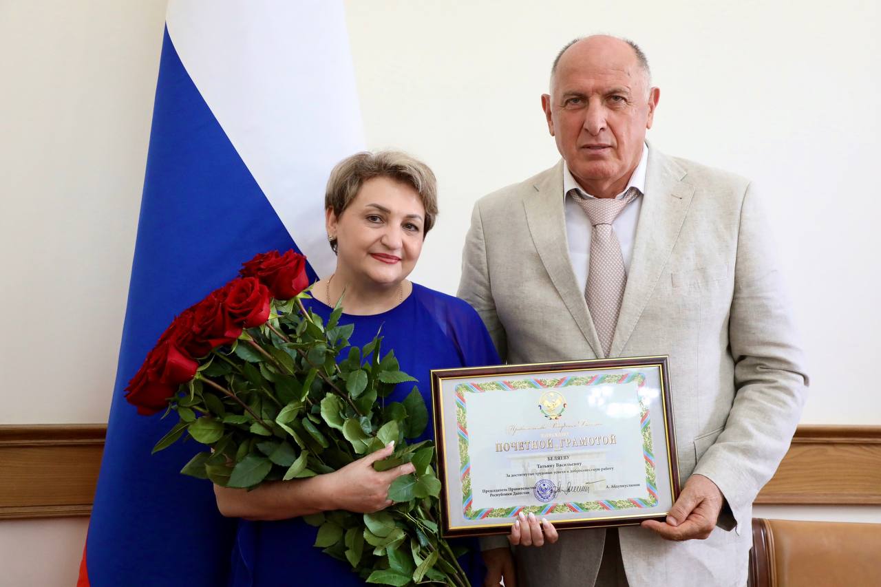 Абдулмуслим Абдулмуслимов провел рабочее совещание с кабинетом министров