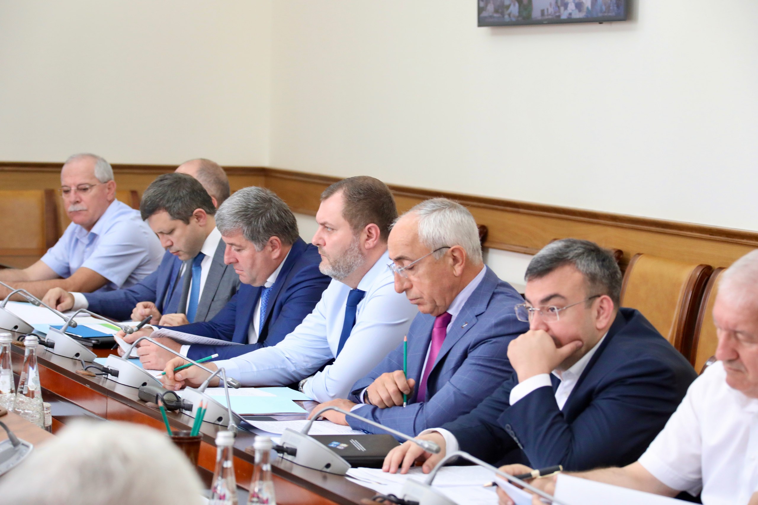 Абдулмуслим Абдулмуслимов провёл заседание Оперативного штаба РД