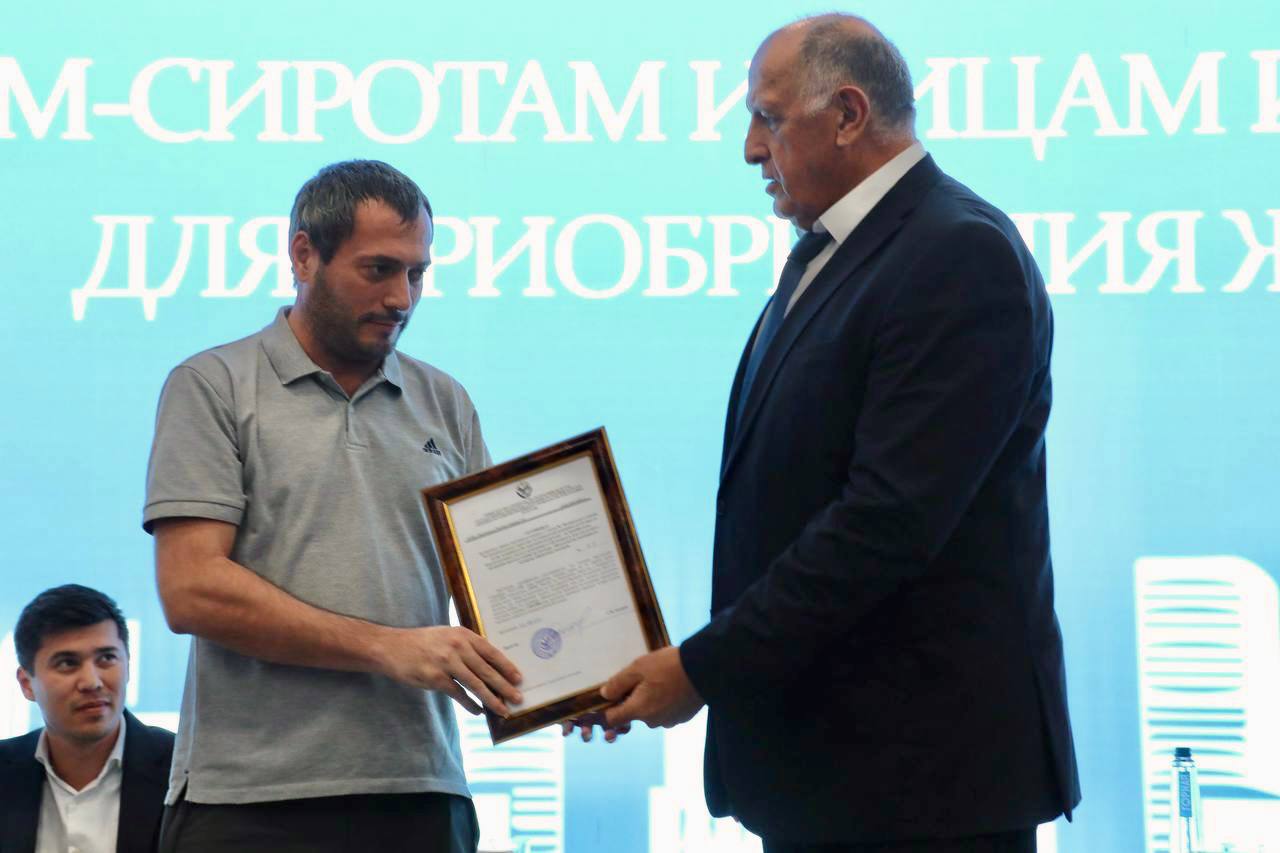 163 сироты в Дагестане получили жилищные сертификаты для приобретения жилья