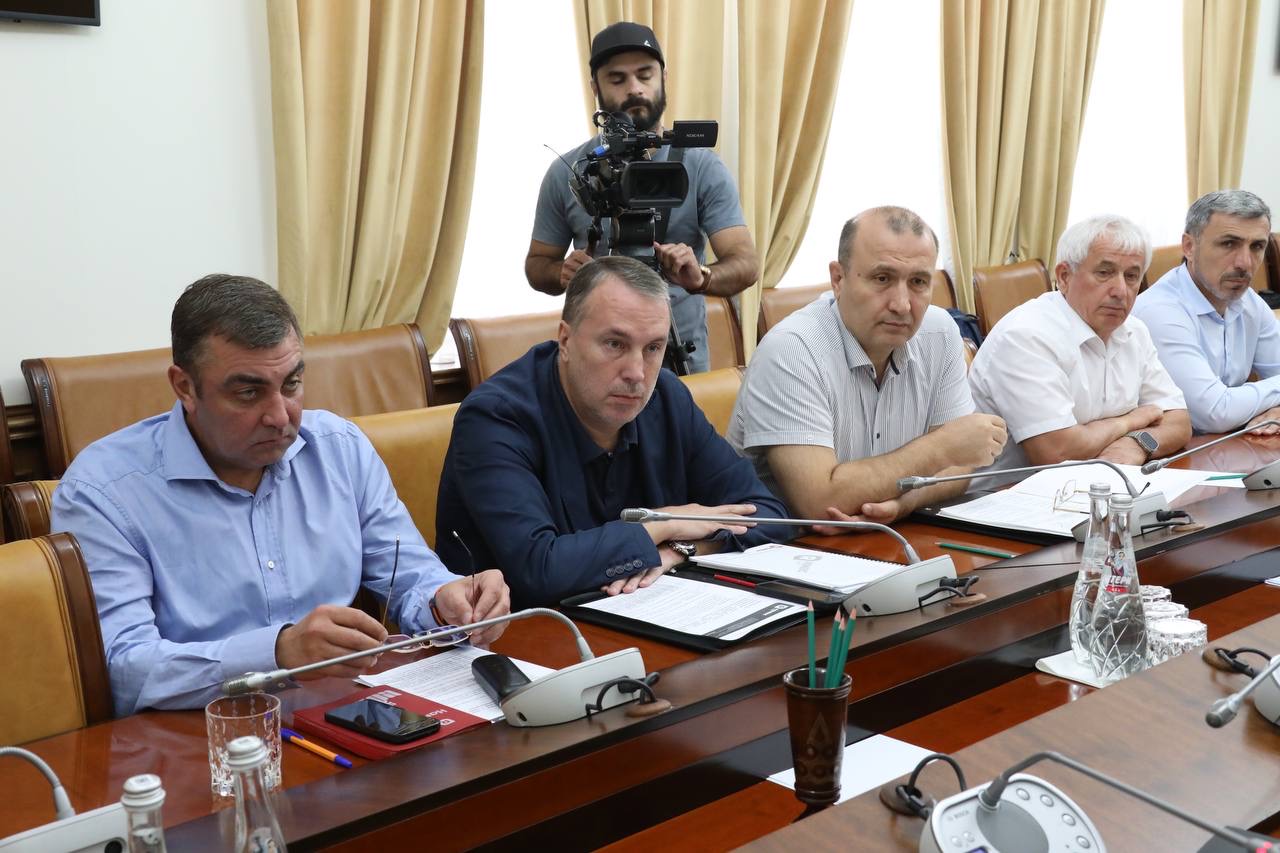 В Дагестане продолжается строительство склада «Озон»