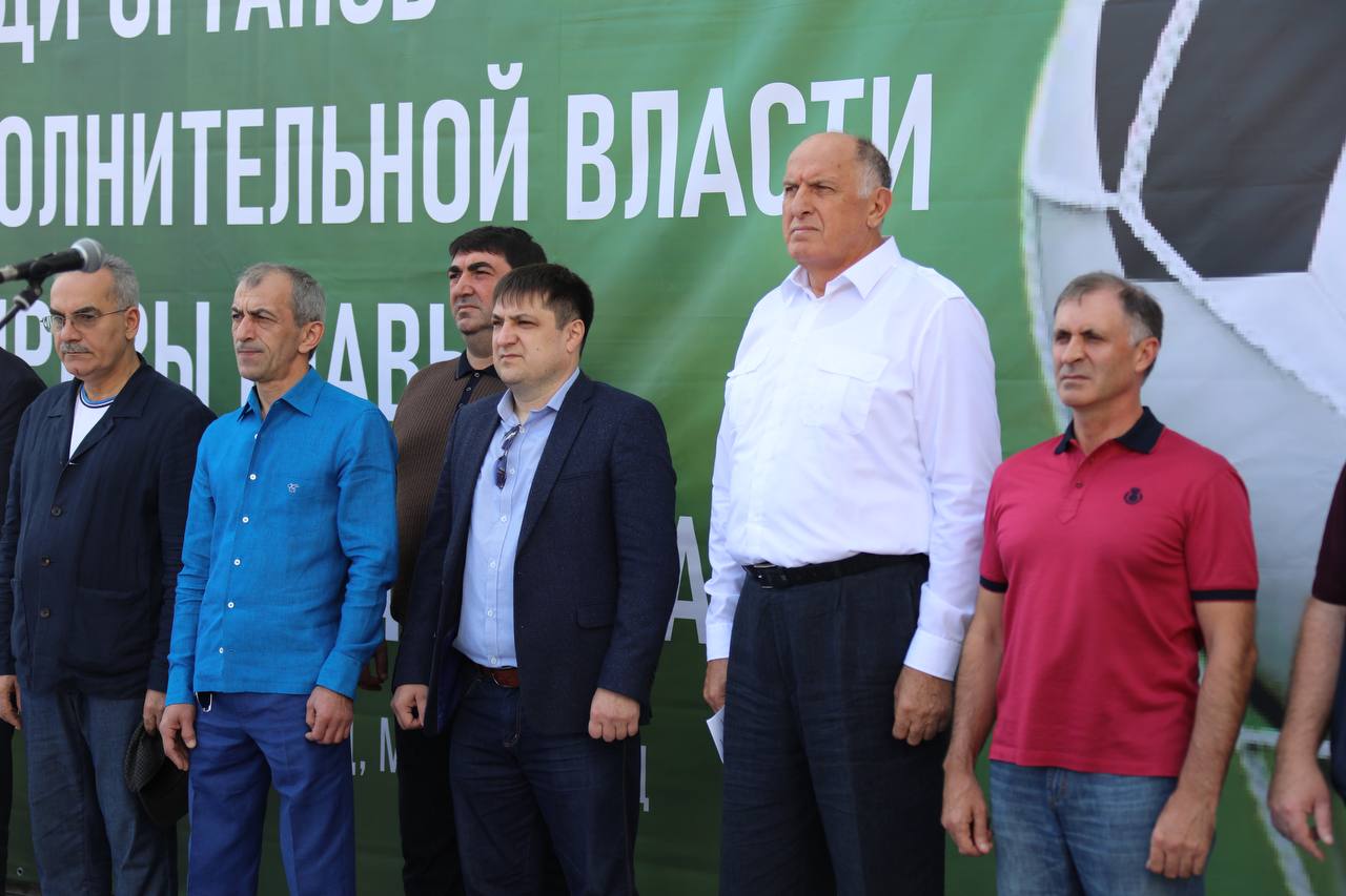 Абдулмуслим Абдулмуслимов дал старт соревнованиям по мини-футболу среди органов власти Дагестана
