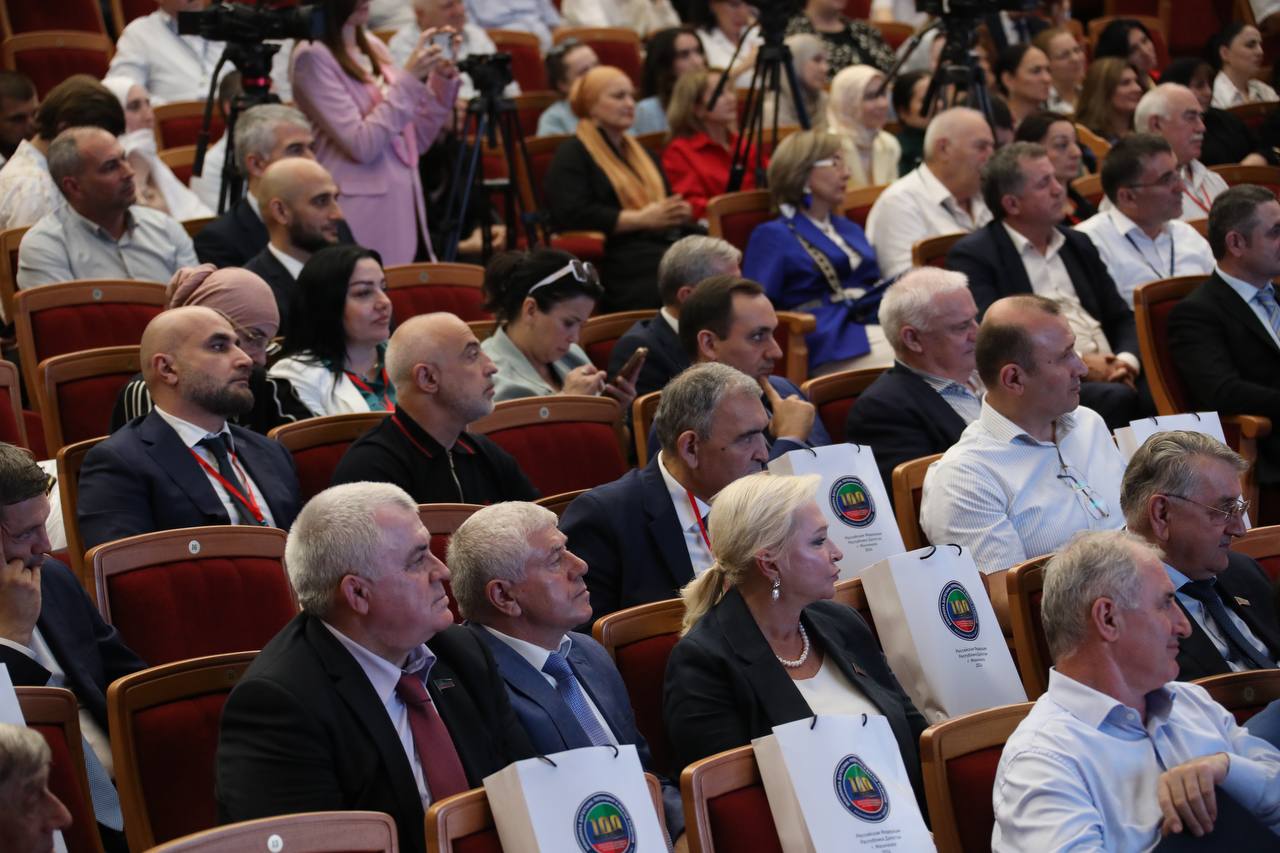 Более тысячи человек приняли участие в экономическом форуме к 100-летию Минэкономразвития Дагестана