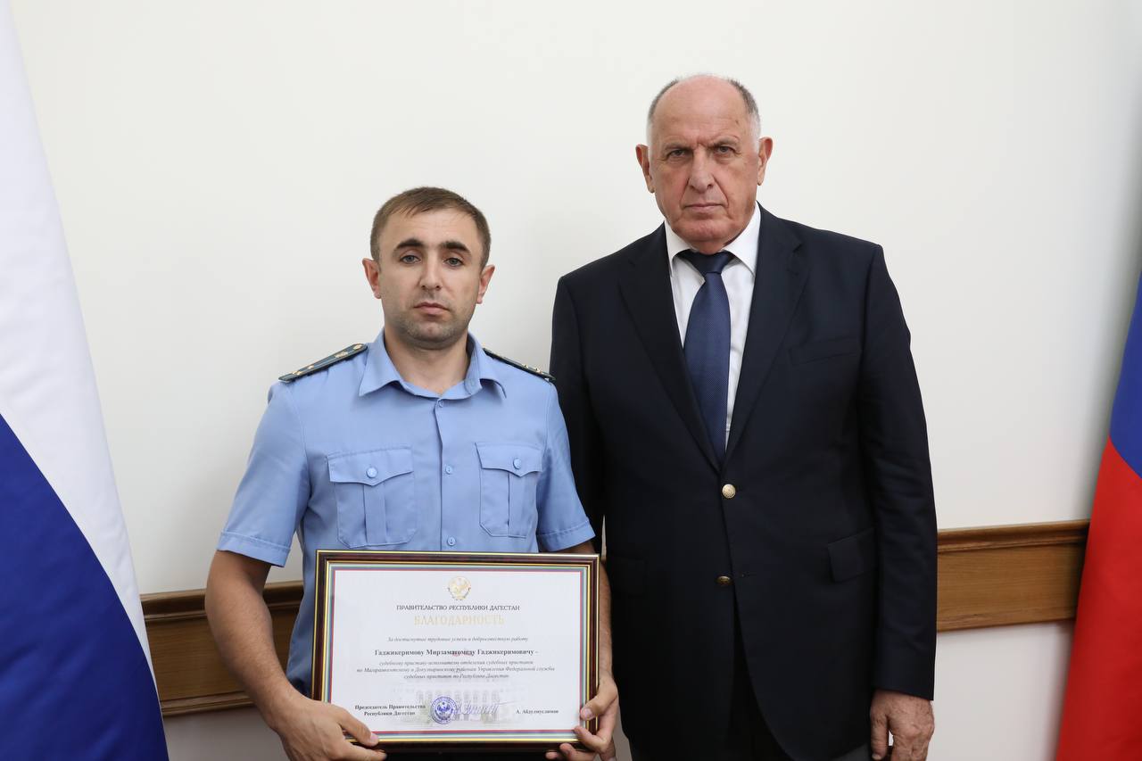 Абдулмуслим Абдулмуслимов вручил 26-ти дагестанцам правительственные награды