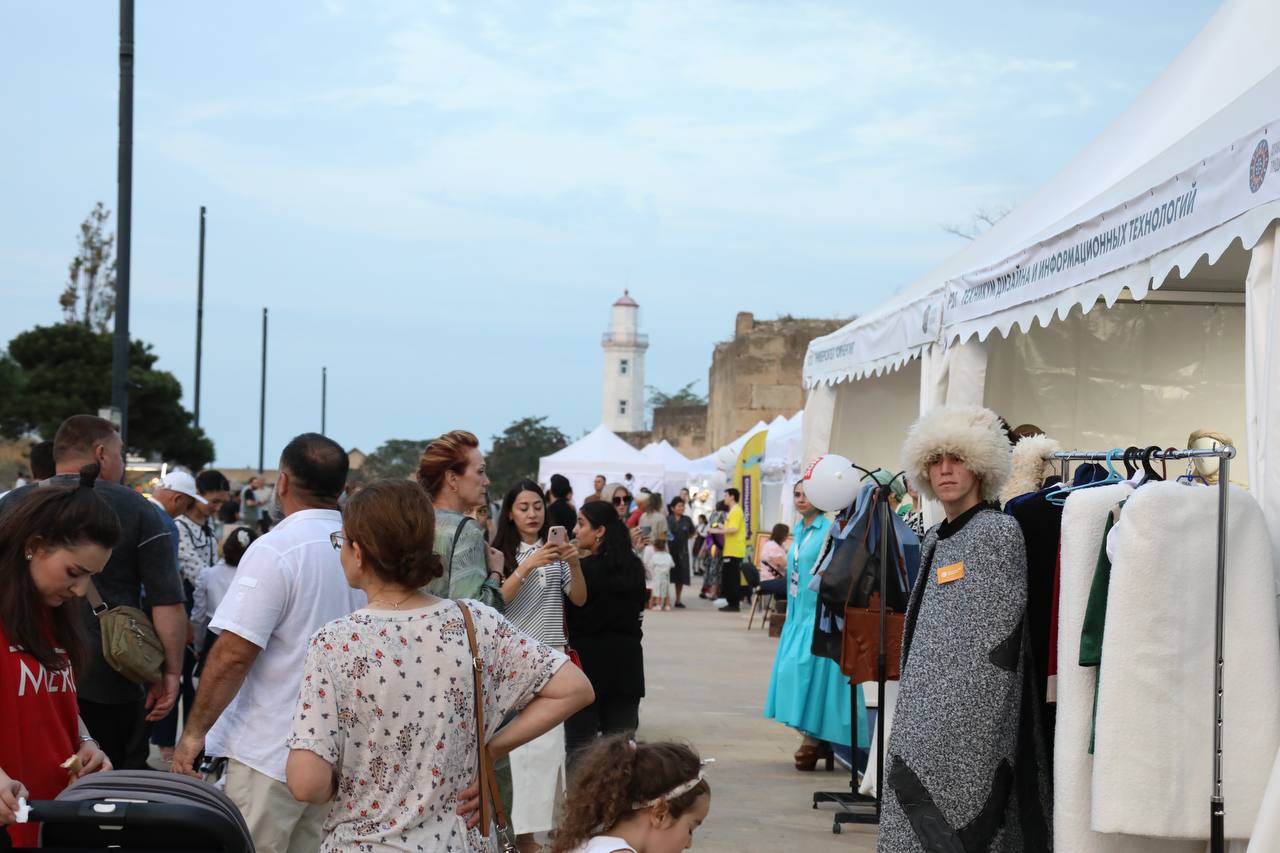 Абдулмуслим Абдулмуслимов дал старт международному фестивалю «Хранители традиций»