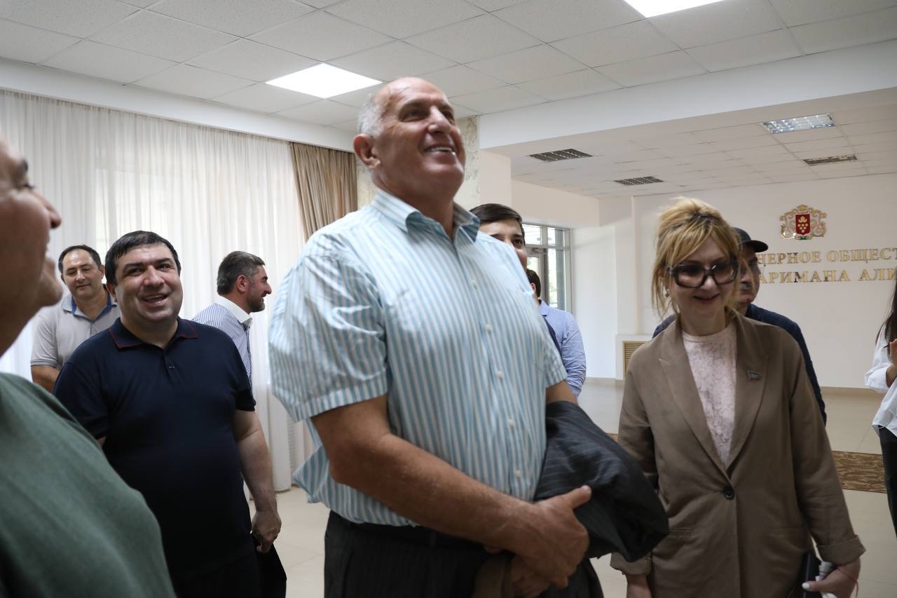 Абдулмуслим Абдулмуслимов посетил АО «им. Наримана Алиева» в Дербентском районе