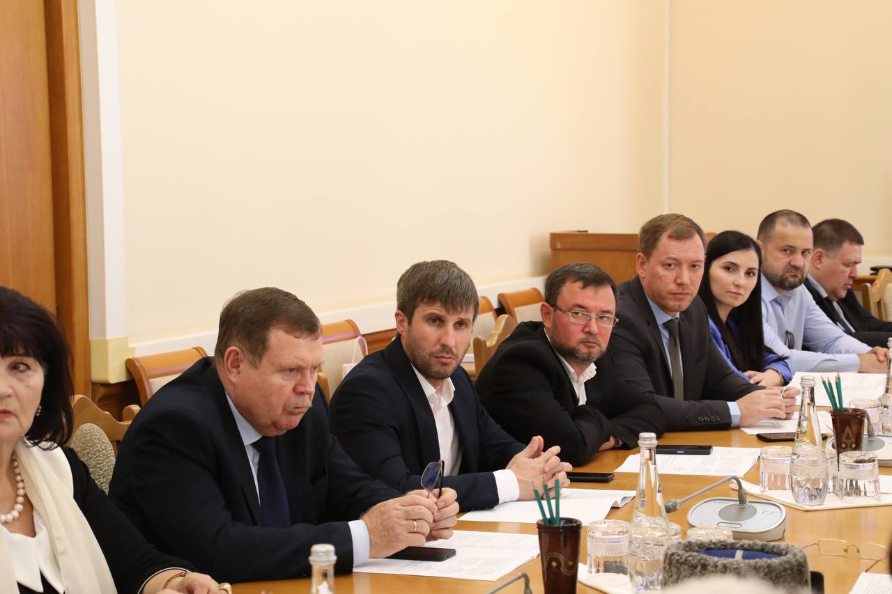 Заседание Правительственной комиссии по проблемам русскоязычного населения прошло в Правительстве Дагестана