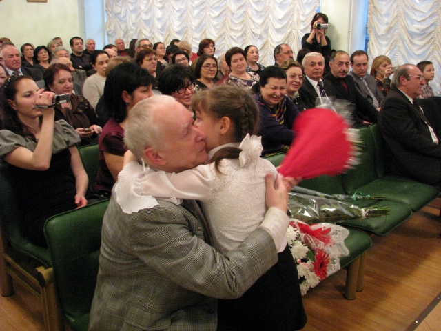 Н.Казиев поздравил с 80-летием Народного артиста РСФСР Мурада Кажлаева