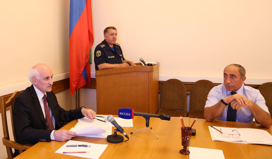 В Правительстве Дагестана обсуждены вопросы пожарной безопасности общеобразовательных учреждений