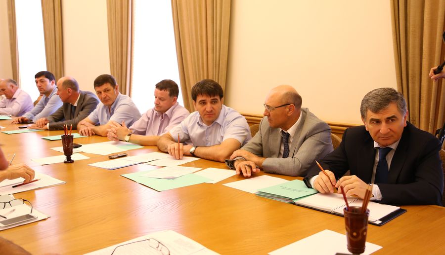 В Правительстве Дагестана обсуждены вопросы пожарной безопасности общеобразовательных учреждений