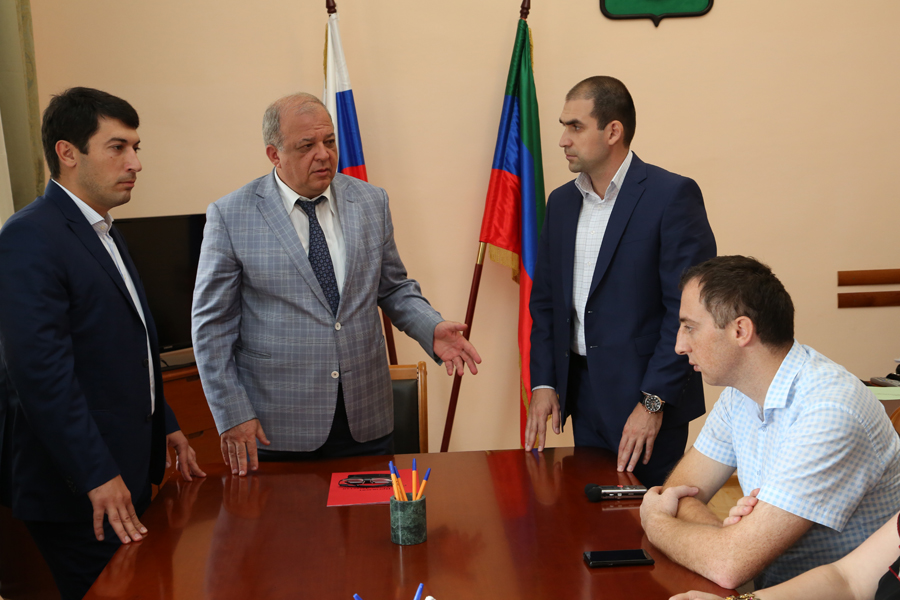 А.Карибов представил коллективу нового председателя Комитета по делам молодежи