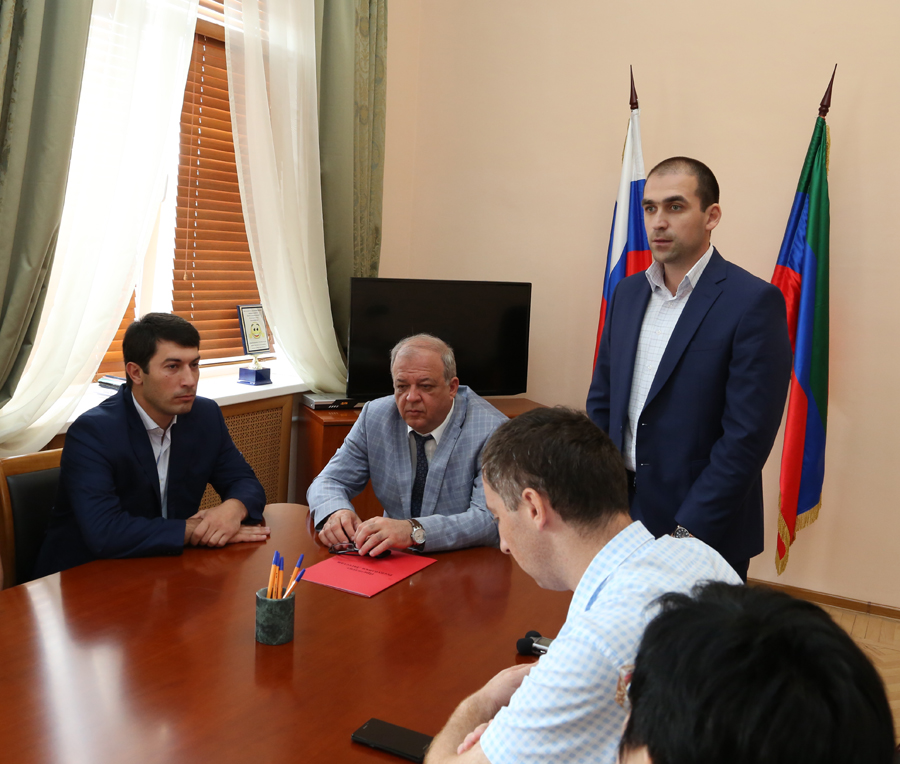 А.Карибов представил коллективу нового председателя Комитета по делам молодежи