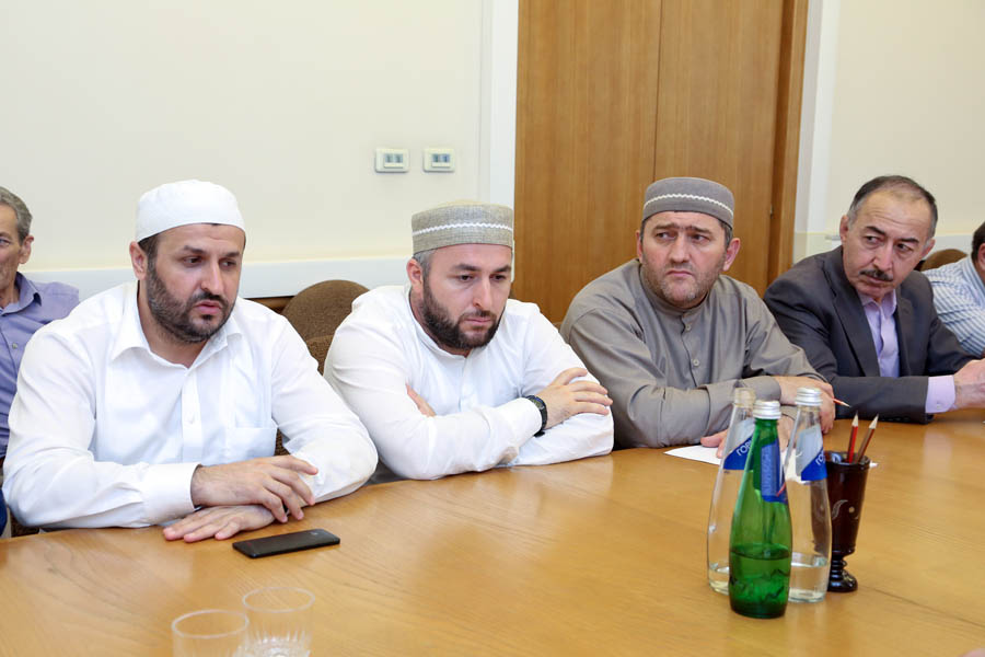 Мусульманская умма Дагестана в ожидании священных реликвий Пророка