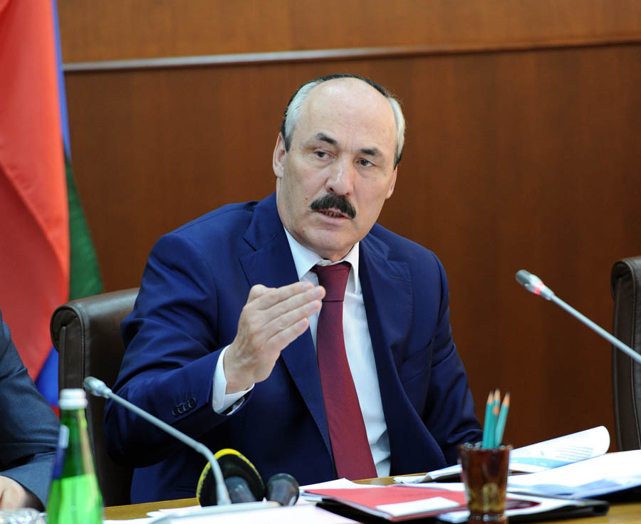С управлением по принципу отложенного конфликта в республике надо заканчивать