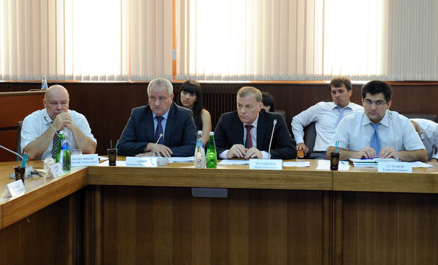 С управлением по принципу отложенного конфликта в республике надо заканчивать