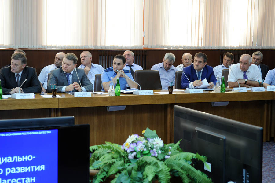 С управлением по принципу отложенного конфликта в республике надо заканчивать