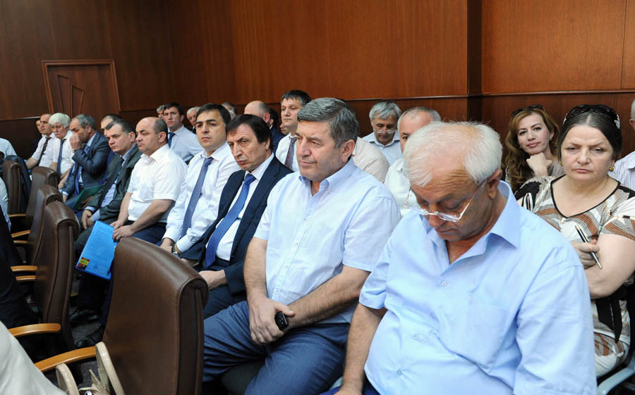 С управлением по принципу отложенного конфликта в республике надо заканчивать